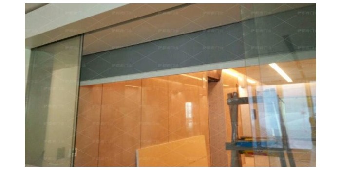 電動擋煙垂壁到底可以一控多嗎？聽聽擋薩都奇-擋煙垂壁廠家怎么說？